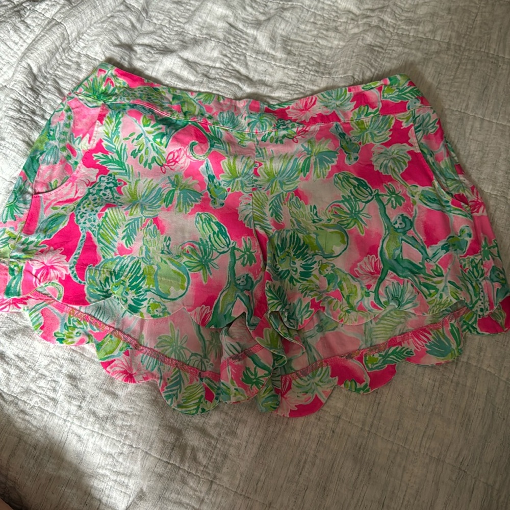 Lily Pulitzer shorts. Large NWOT
